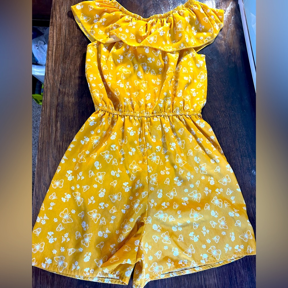 Yellow and white butterfly romper for Girl size 10